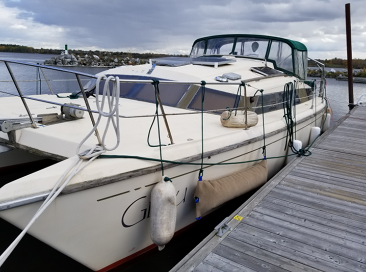 Extra-long inflatable boat fender in blue for full-length protection